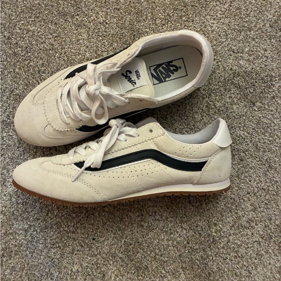 Vans Women's Serio Cream and Black Sneakers - Picture 3 of 3